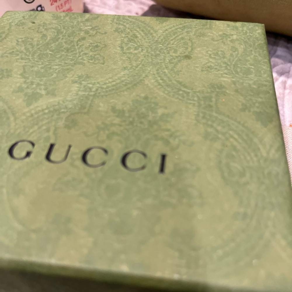 Silver Gucci necklace